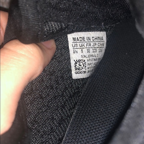 ❣️SOLD❣️Yeezy Adidas 350 Boost in Pirate Black - Picture 6 of 8
